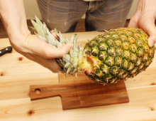 step1：パイナップルの切り方