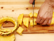 step3：パイナップルの切り方